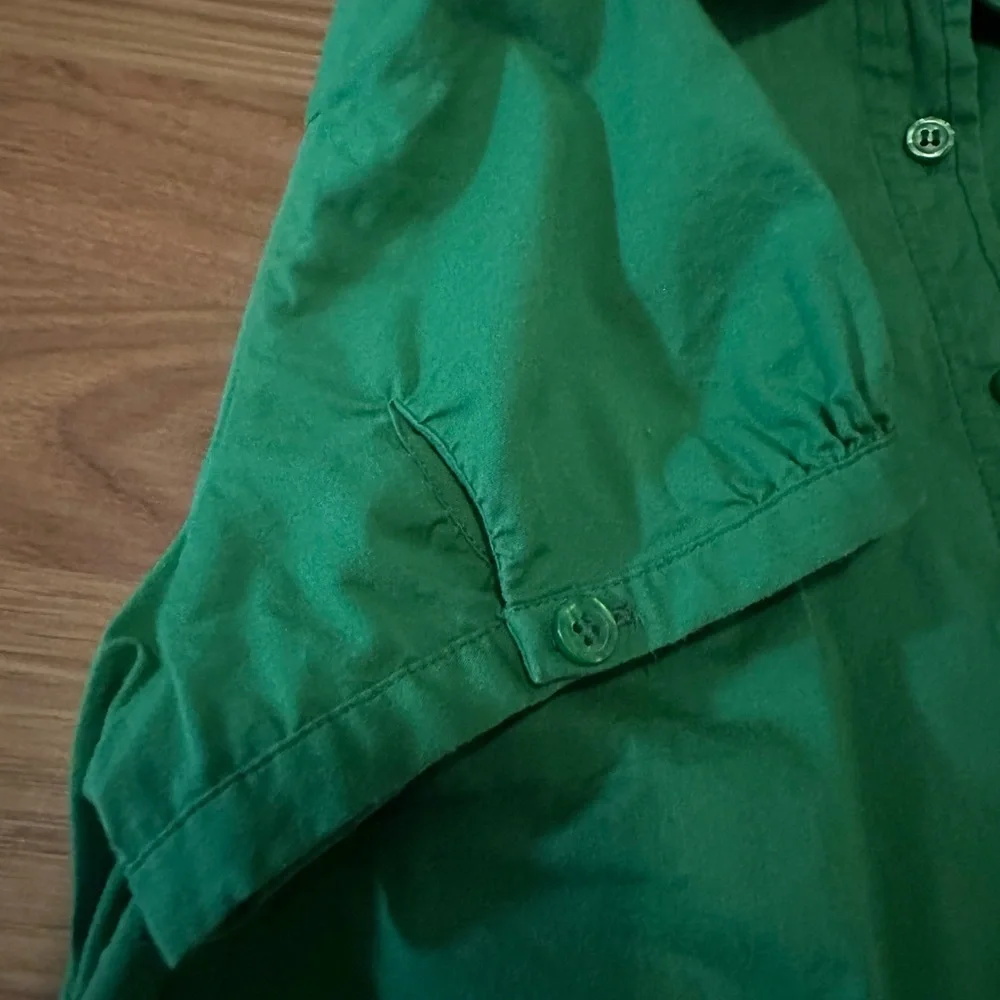 Like new! Button up (button down) Green shirt! Size M. The Limited - Picture 6 of 11
